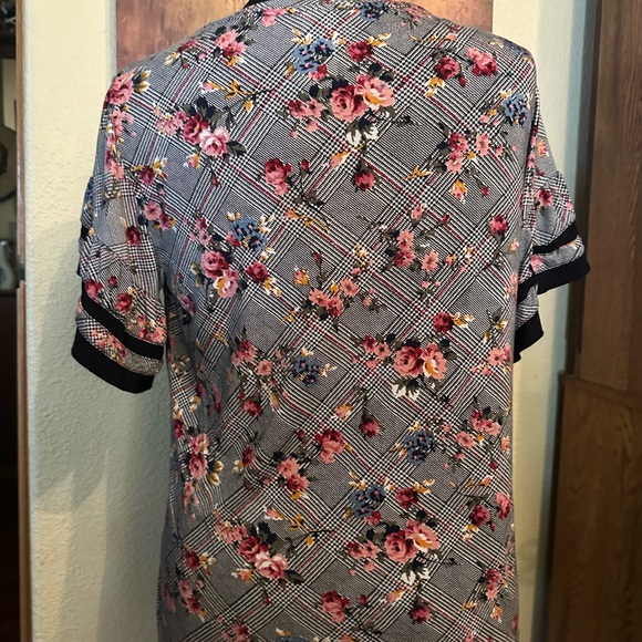 XL Size 16-18 Time Tru floral top - Picture 5 of 6